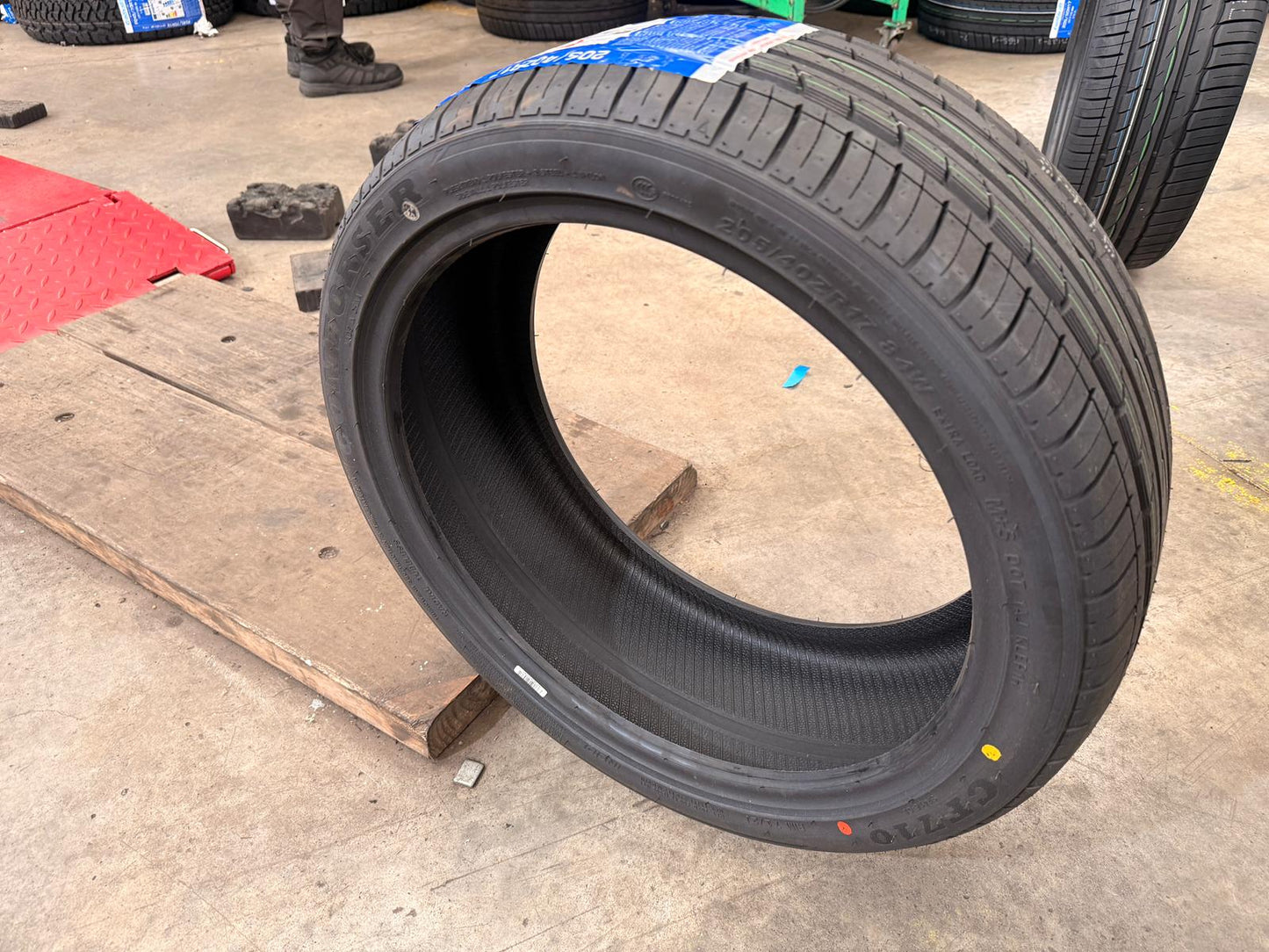 205/40ZR17 Comforser CF710 UHP Tyre 84W XL Zoom Tyres Otahuhu