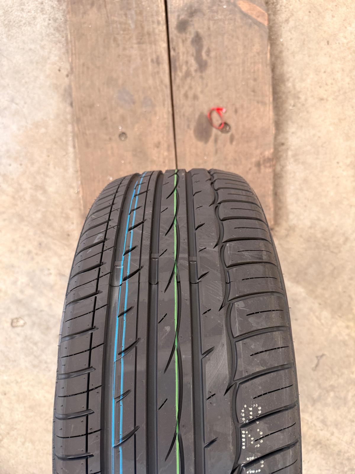 225/45R17 94W XL – Comforser New Tyre | Performance Car | All-Season - Zoom Tyres Otahuhu