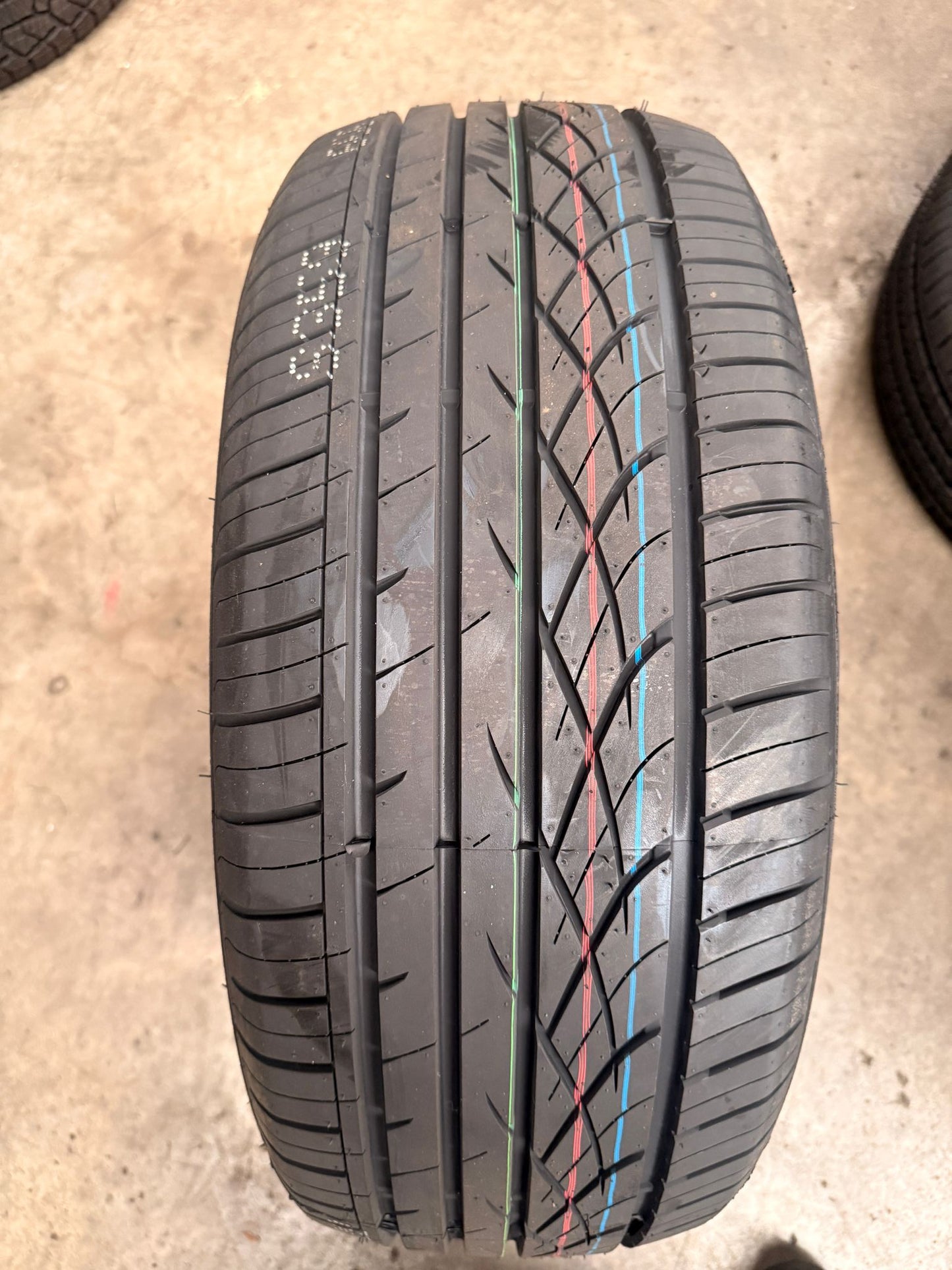 255/55R18 109W XL – Comforser New Tyre | SUV / 4WD | Performance Touring