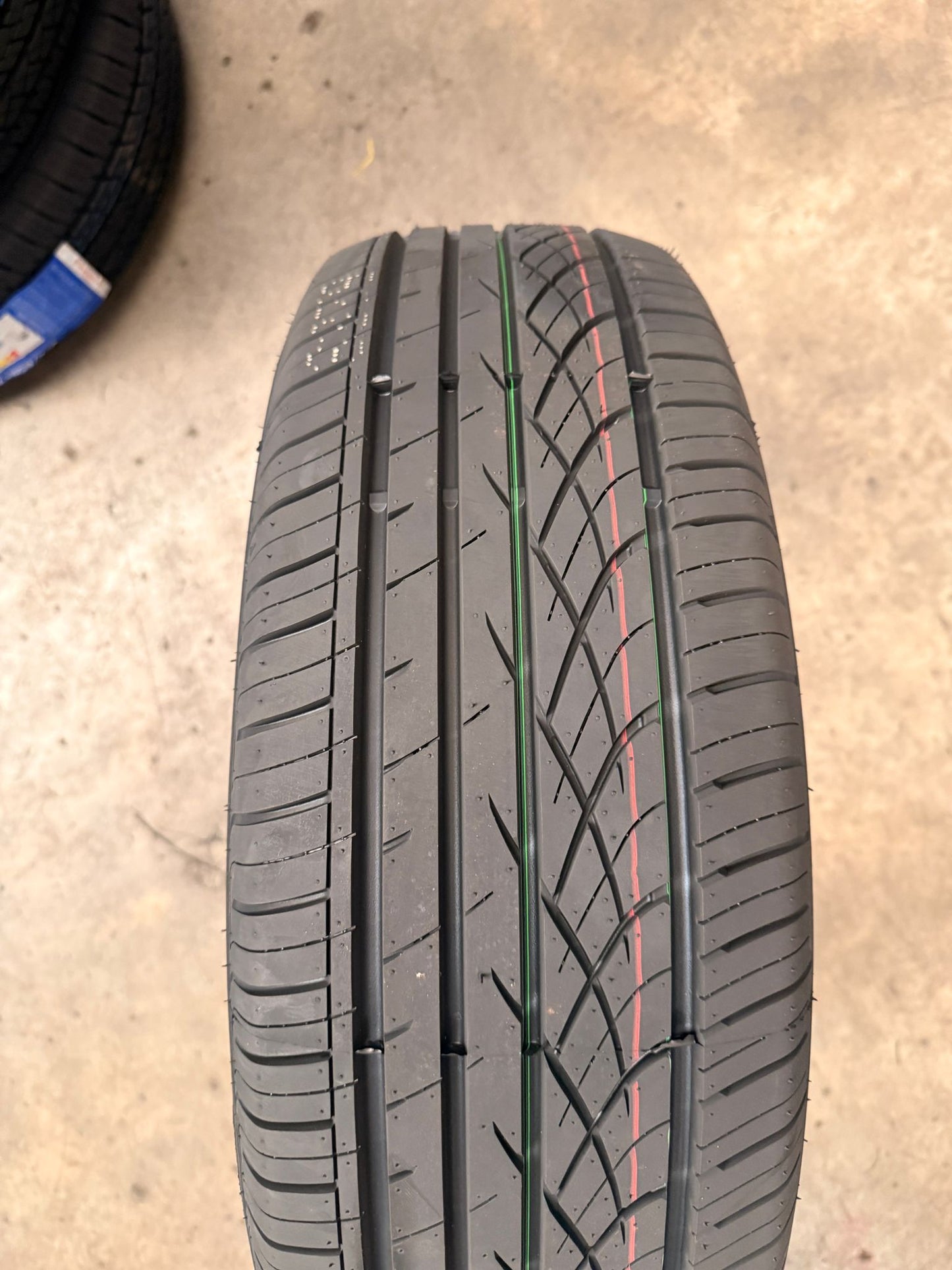225/60R18 104H XL – Comforser New Tyre | SUV / Crossover | Touring / Highway