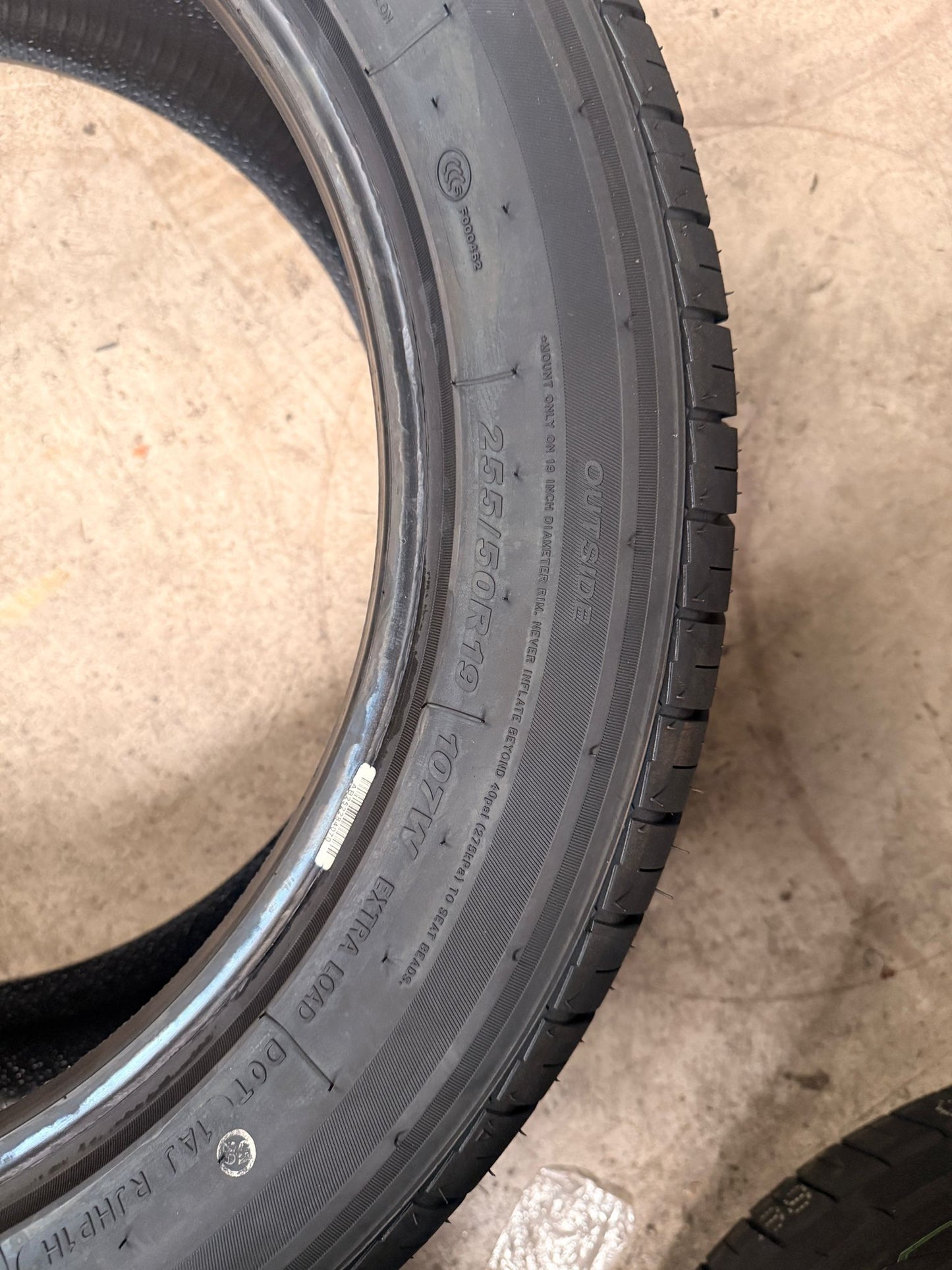 255/50R19 107W XL – Comforser New Tyre | SUV / 4WD | Touring / Performance