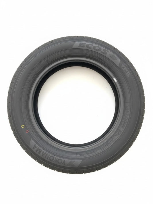Yokohama ES31 185/60R15 84H passenger tyre from Zoom Tyres Otahuhu, featuring a black radial design.