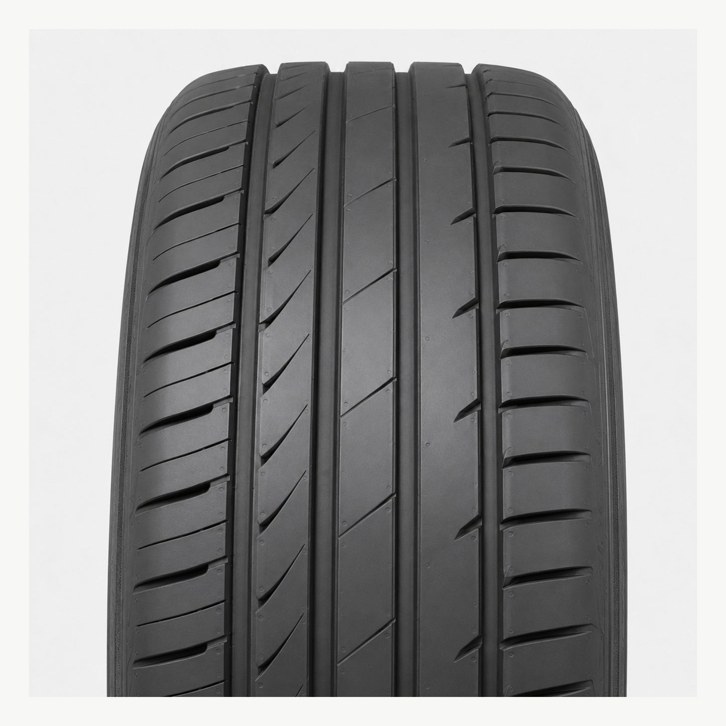 215/35ZR18 Comforser CF700 Tyre – 84W XL Zoom Tyres Otahuhu