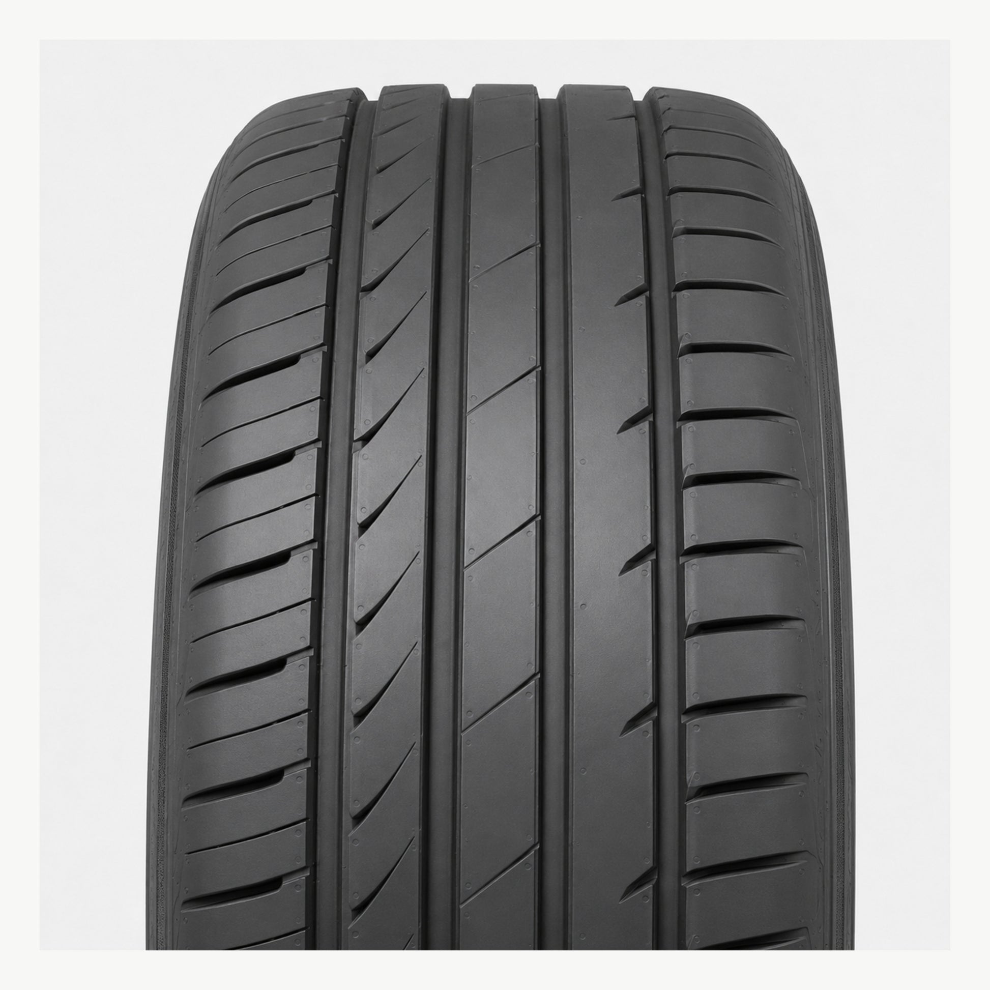 215/35ZR18 Comforser CF700 Tyre – 84W XL Zoom Tyres Otahuhu