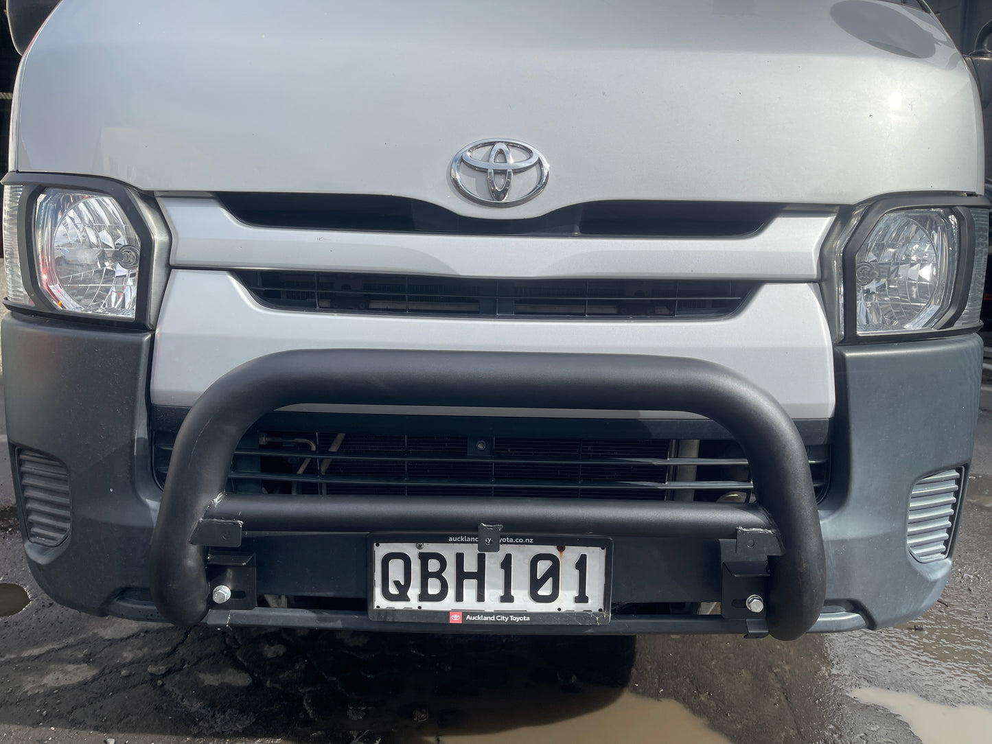 Nudge Bar - Suitable for Toyota Hiace 2006-2018 Black Zoom Tyres Otahuhu
