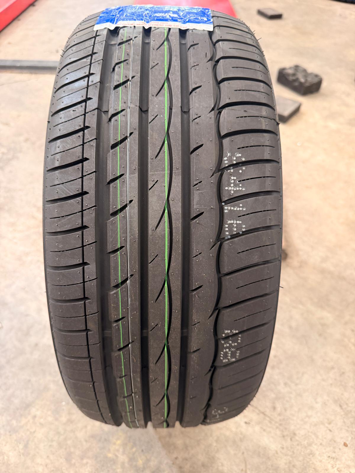 205/40ZR17 Comforser CF710 UHP Tyre 84W XL Zoom Tyres Otahuhu