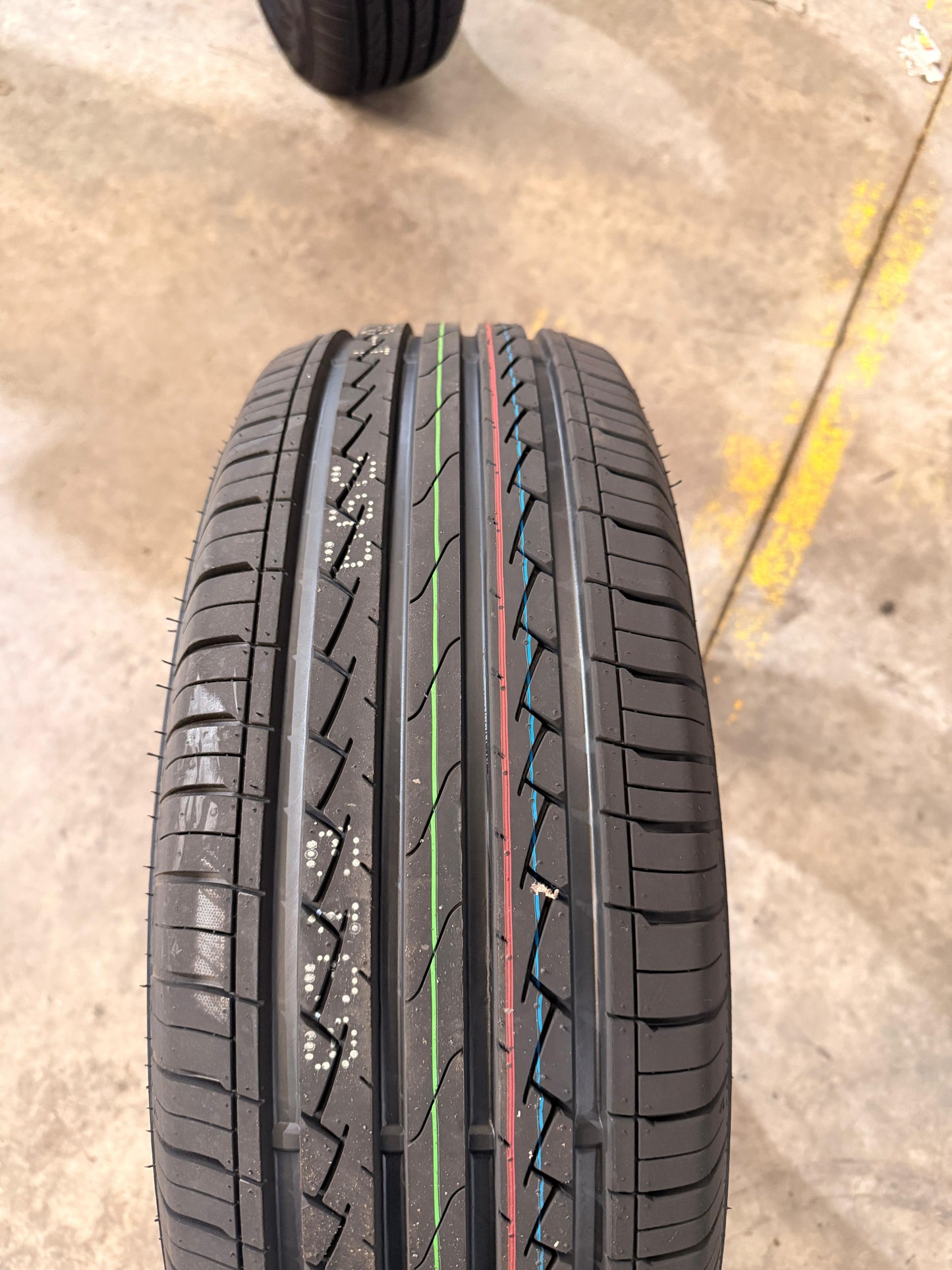 205/65R15 94H – Comforser New Tyre | Passenger Car | All-Season