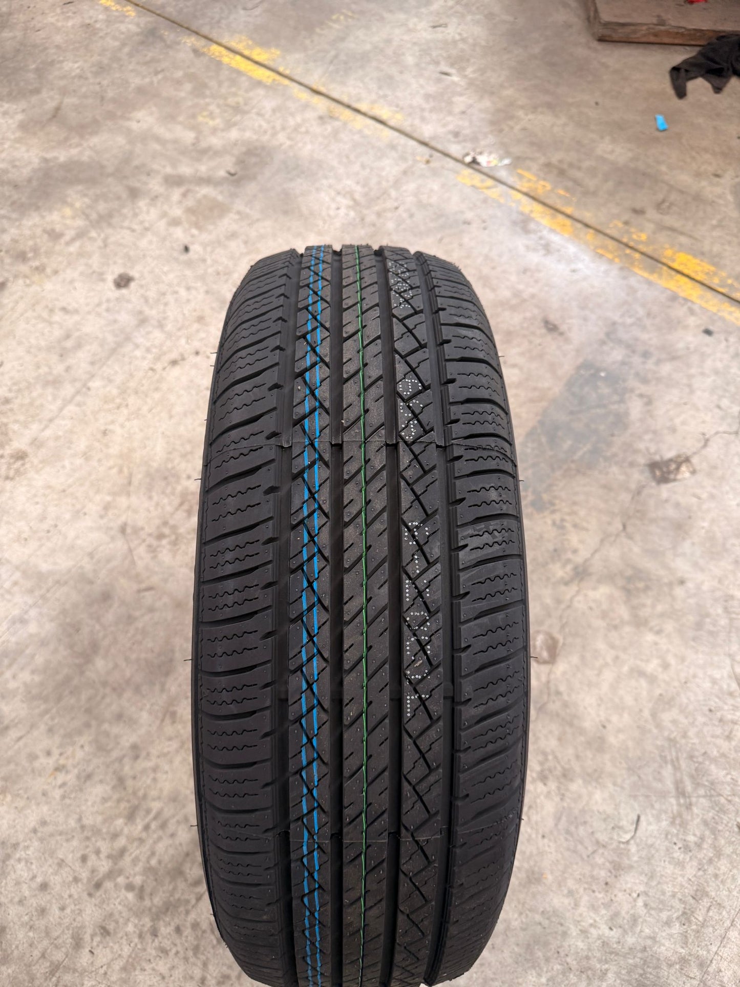 225/65R17 Wanli 102V SUV Tyre