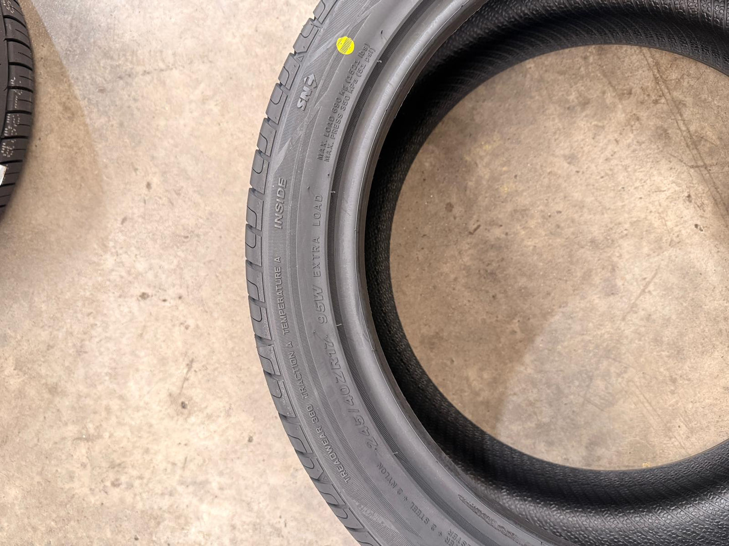 245/40R17 95W XL – Comforser New Tyre | Performance Car | All-Season