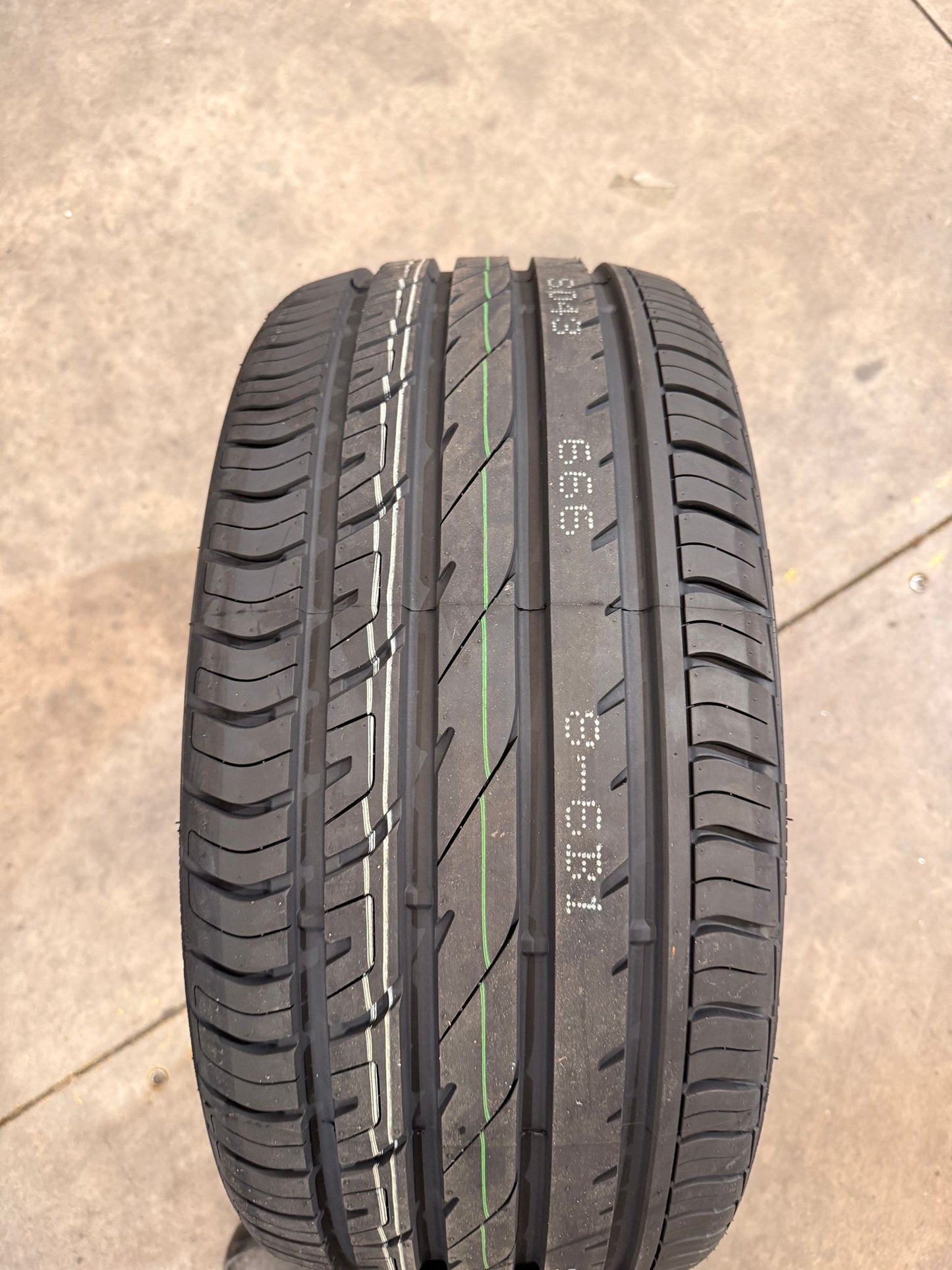 245/35R20 95W XL – Comforser New Tyre | Passenger Car | Performance