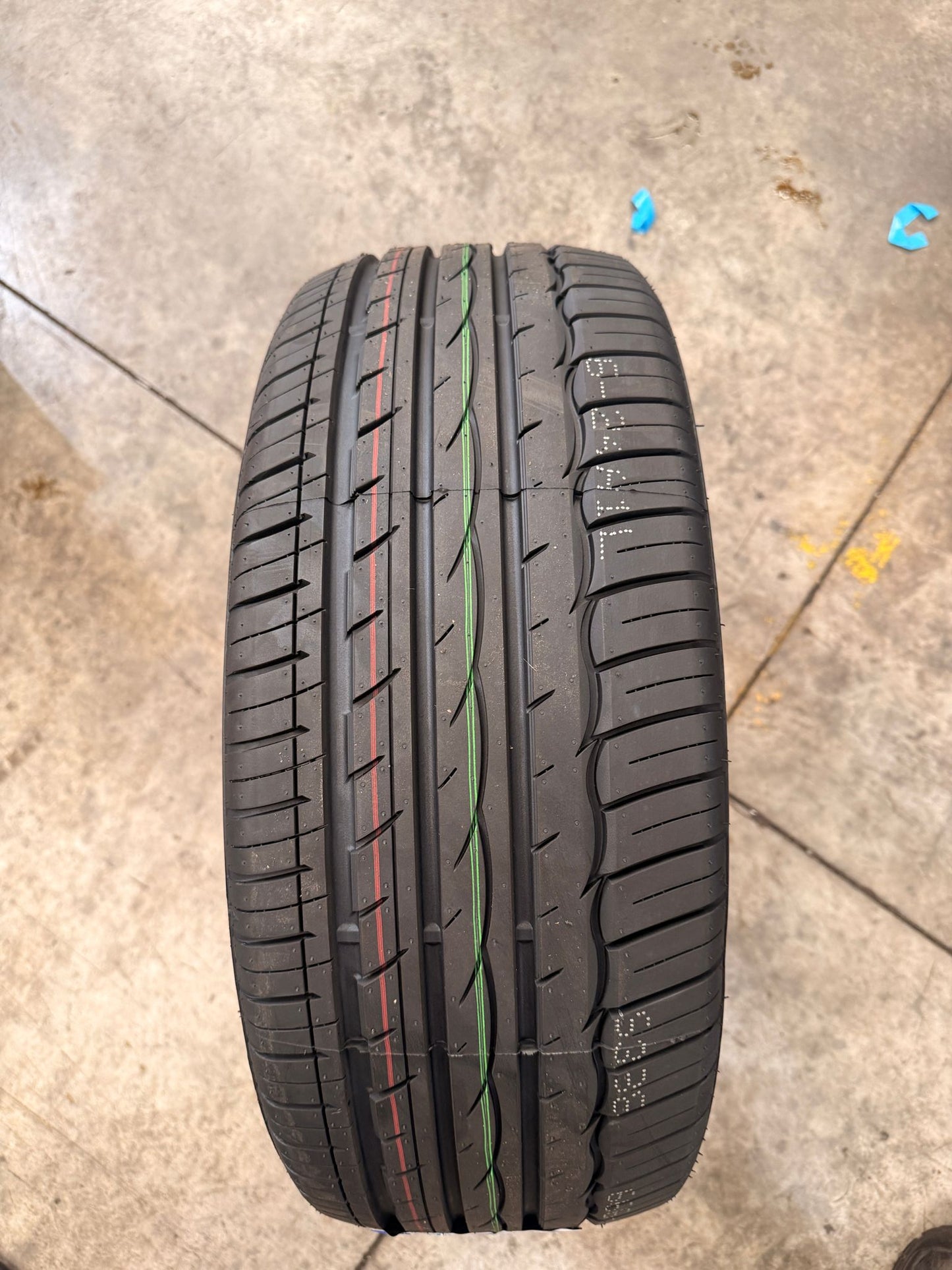 225/45R18 95W XL – Comforser New Tyre | Passenger Car | Performance Touring