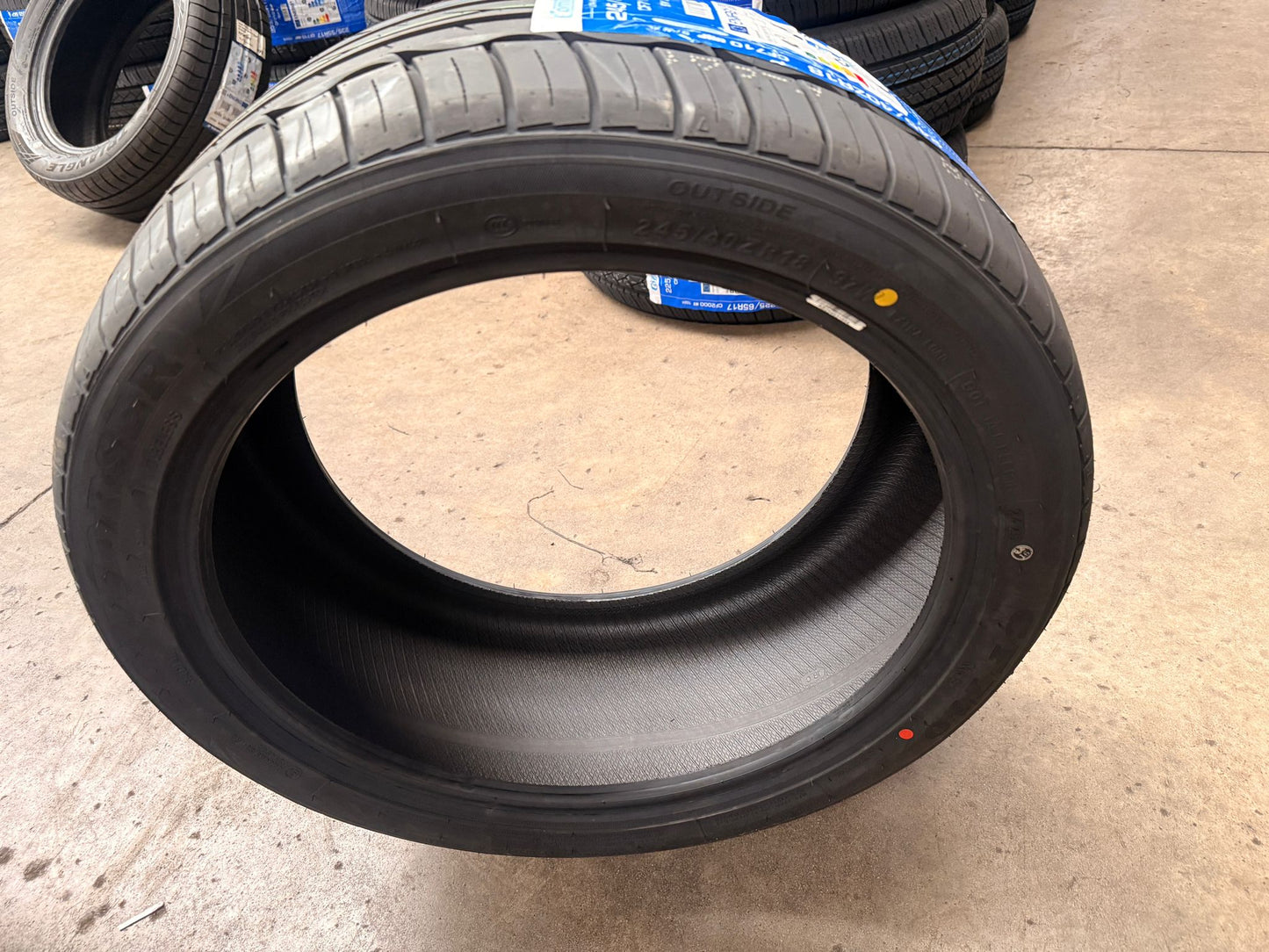 245/40R18 97W XL – Comforser New Tyre | Passenger Car | Performance