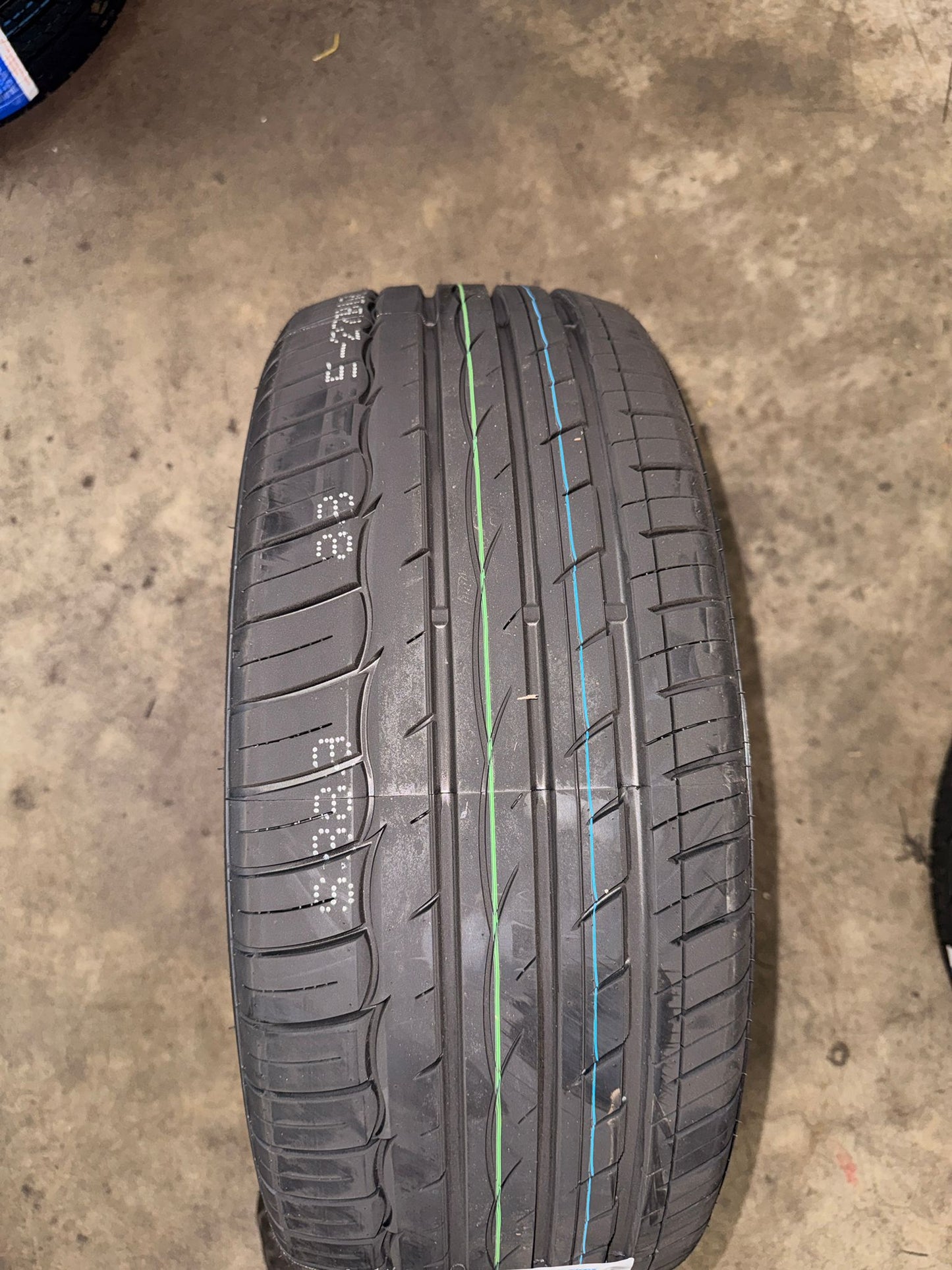 235/45R18 98W XL – Comforser New Tyre | Passenger Car | Performance Touring