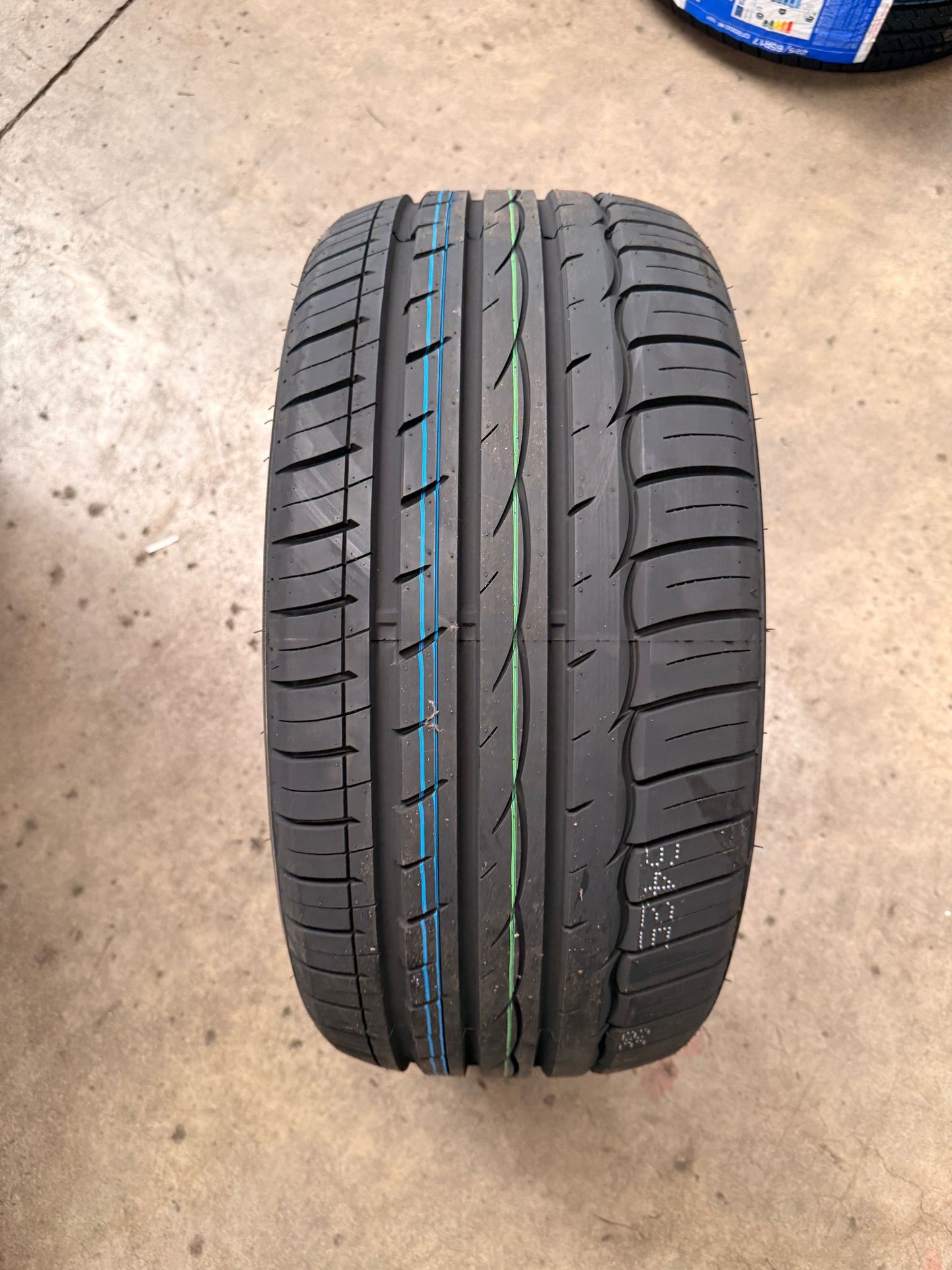 255/40R18 99W XL – Comforser New Tyre | Passenger Car | Performance