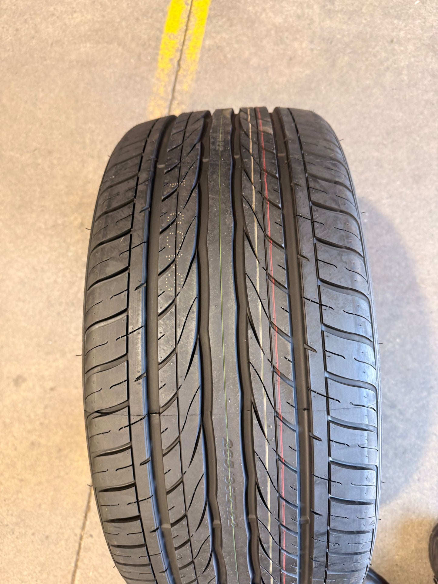 265/35R22 102W XL – Comforser CF720 New Tyre | High Performance | Extra Load