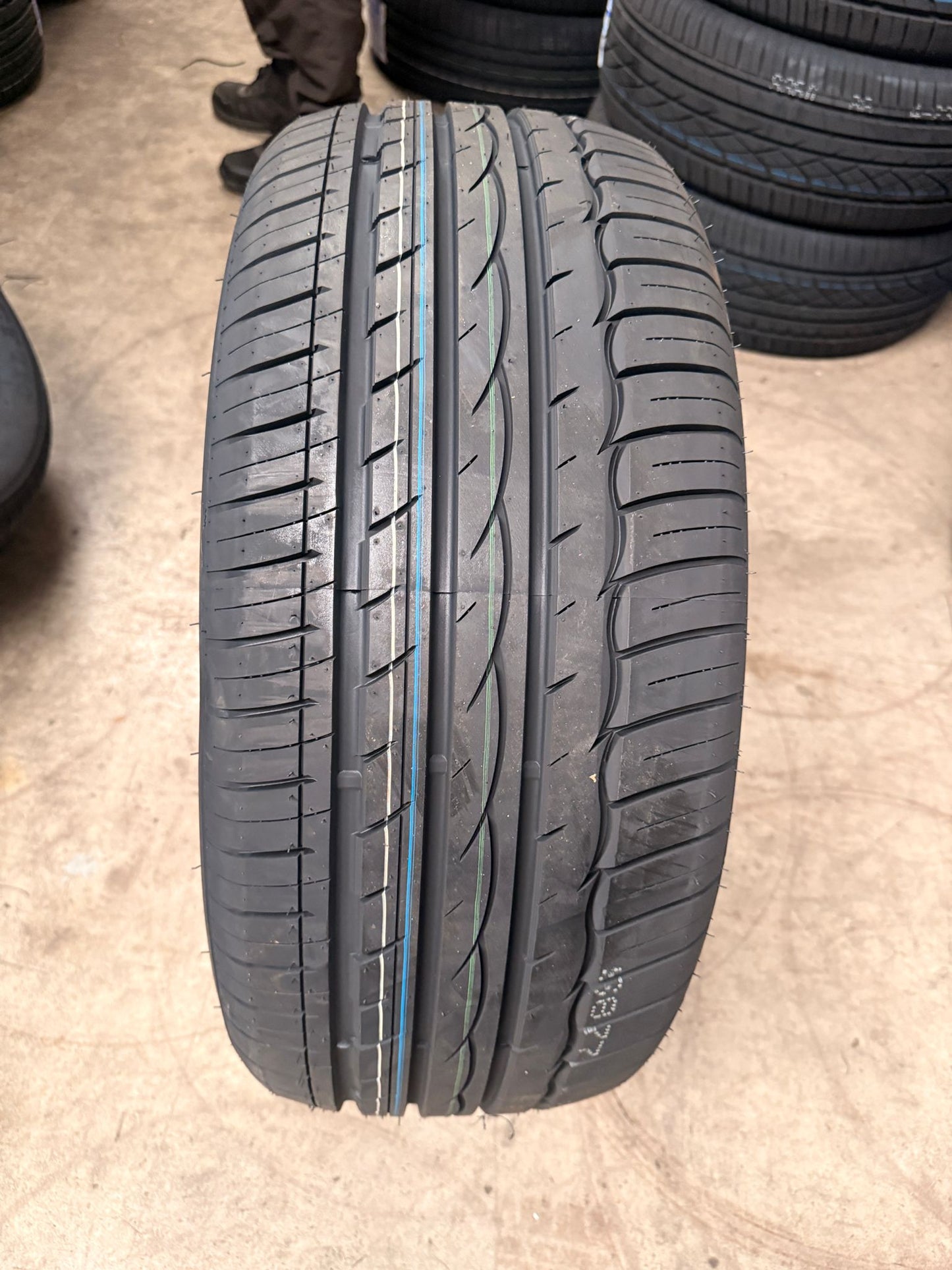 255/50R19 107W XL – Comforser New Tyre | SUV / 4WD | Touring / Performance
