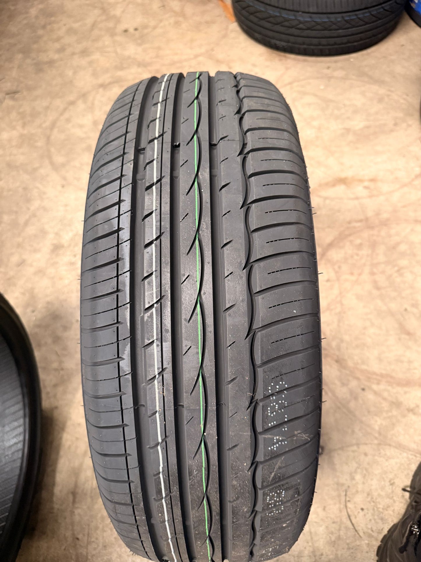 225/55R19 103W XL – Comforser New Tyre | SUV / Crossover | Touring / Performance