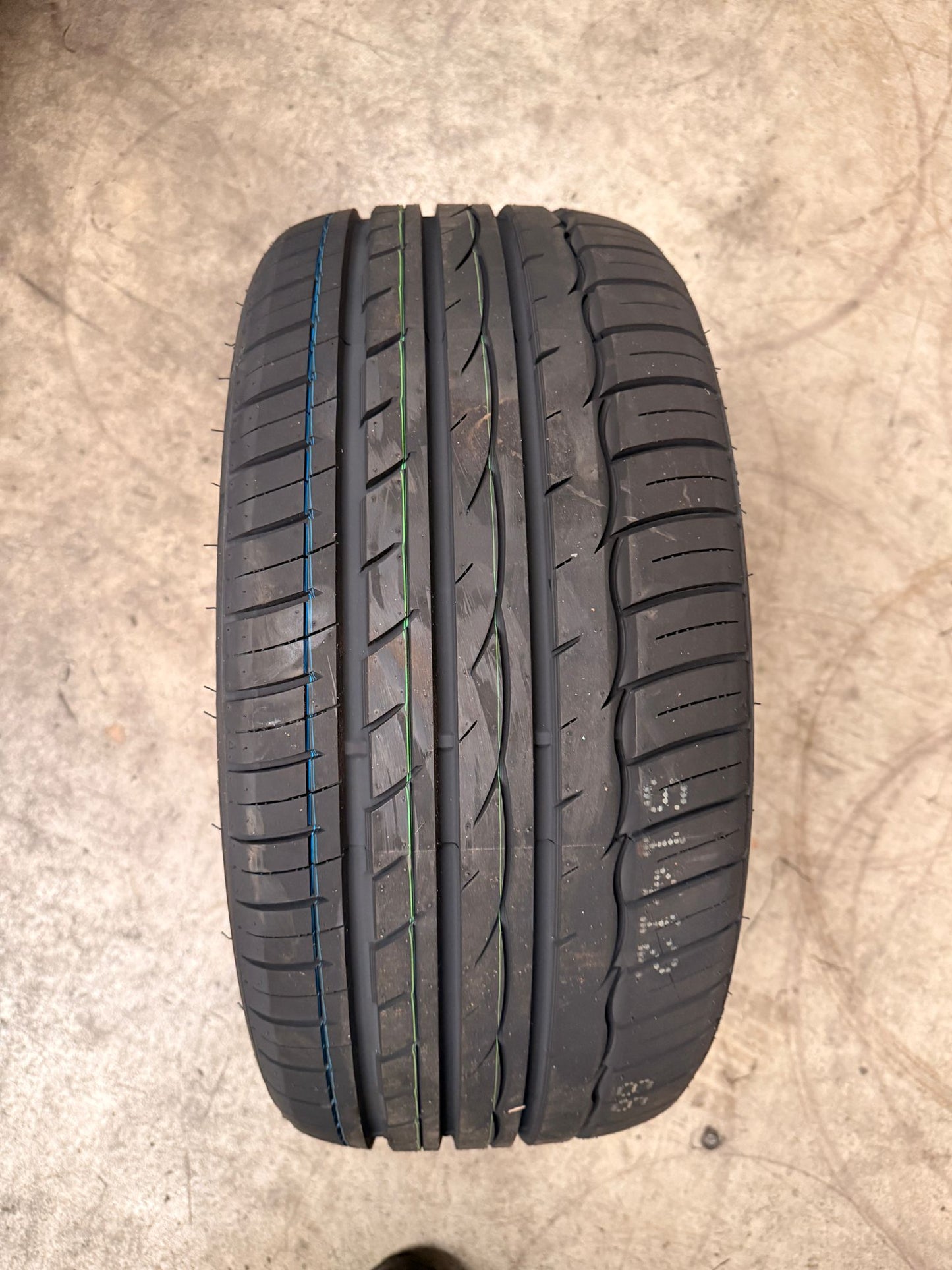 255/35R19 96Y – Comforser New Tyre | Passenger Car | Ultra High Performance