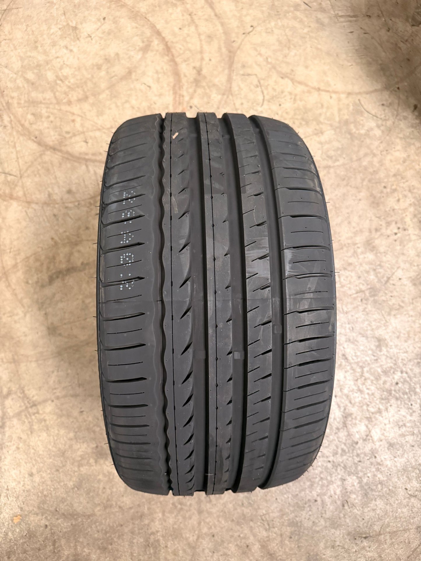 265/30R19 93Y XL – Rovelo New Tyre | Passenger Car | Ultra High Performance