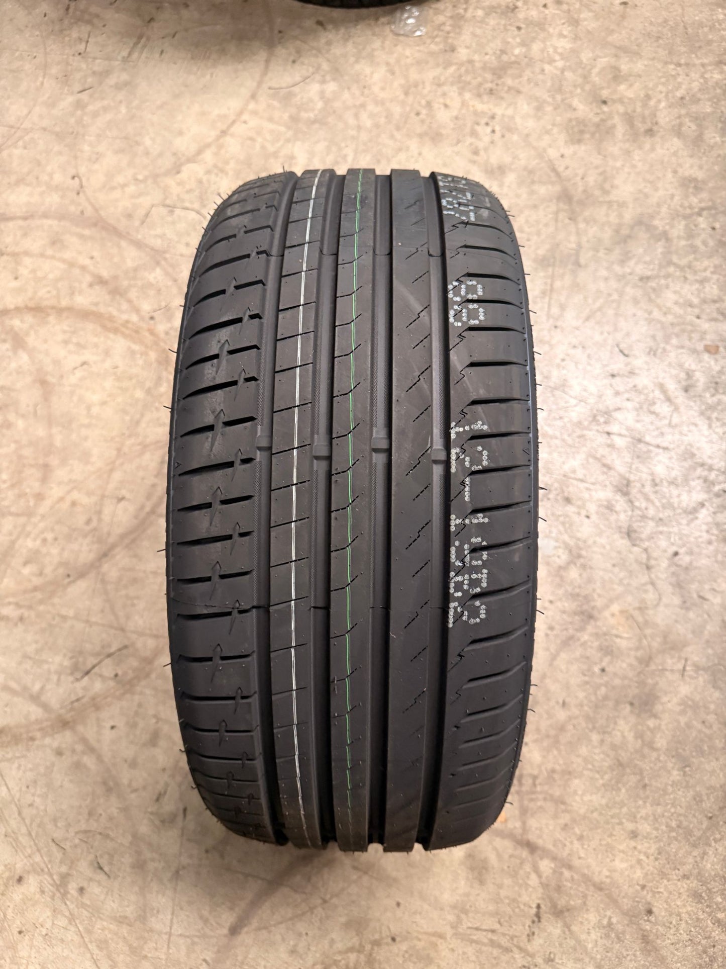225/35R19 88W XL – Roadcruza | EV Compatible | Passenger Car | High Performance