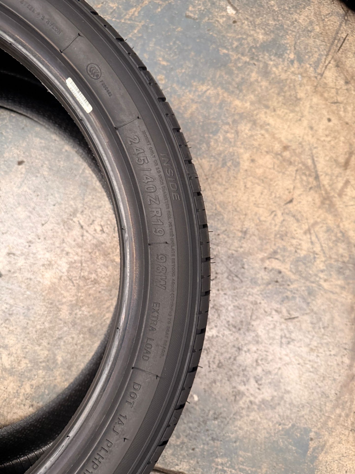 245/40R19 98W XL – Comforser New Tyre | Passenger Car | Ultra High Performance