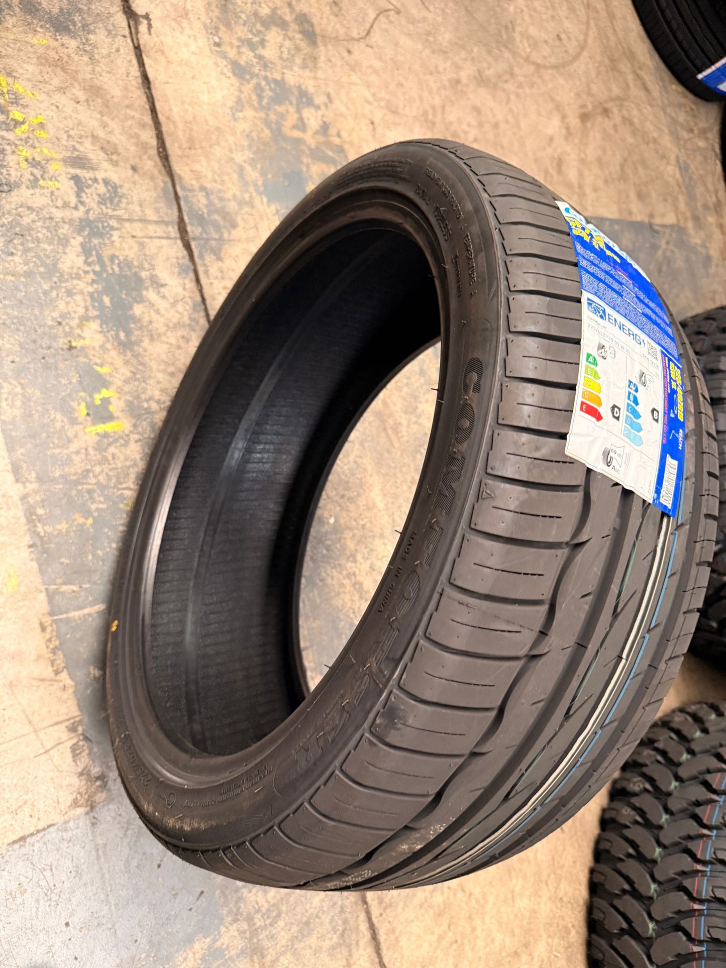 225/40R19 93W XL – Comforser New Tyre | Passenger Car | Ultra High Performance