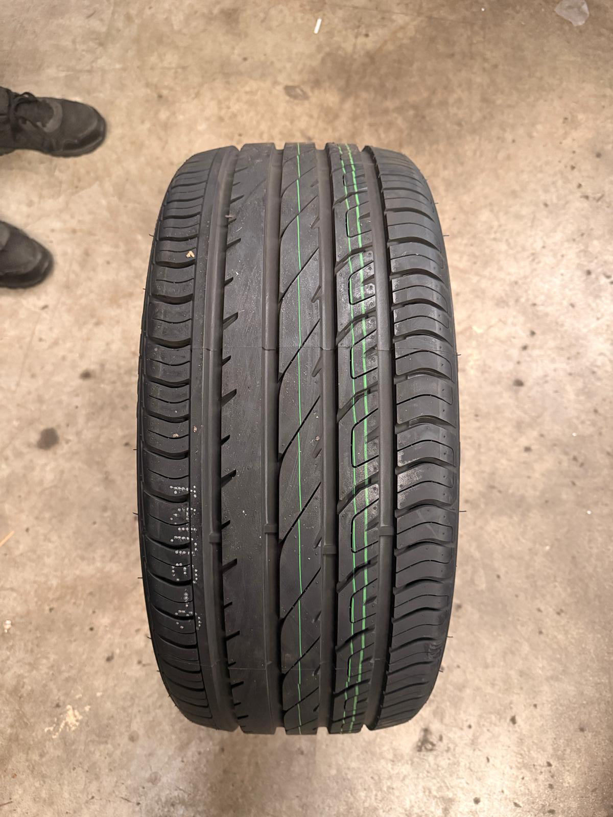 225/35R20 90W XL – Comforser CF720 New Tyre | High Performance | Extra Load