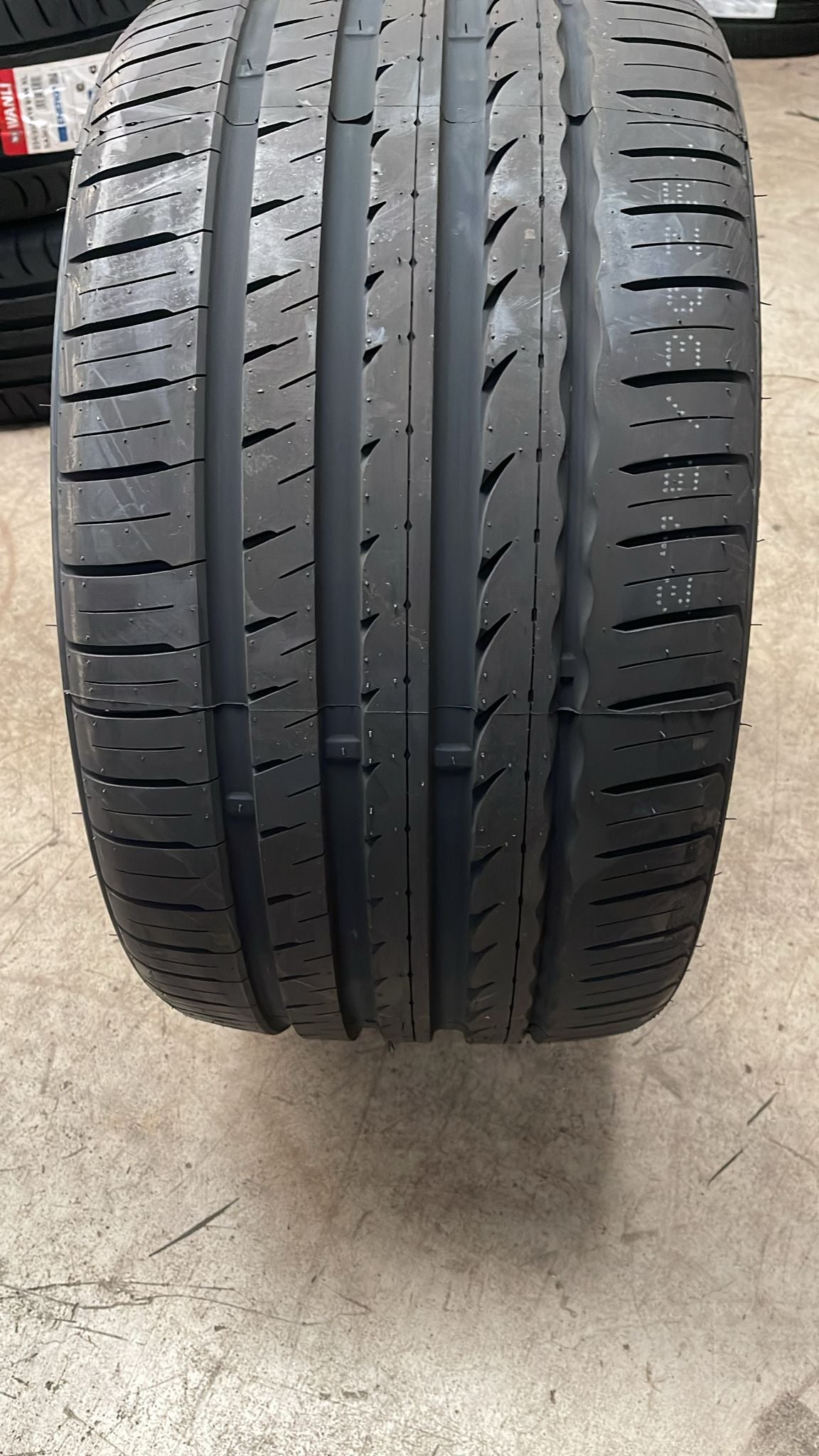 275/30R19 96Y XL Rovelo – New Tyre | Performance / Low Profile
