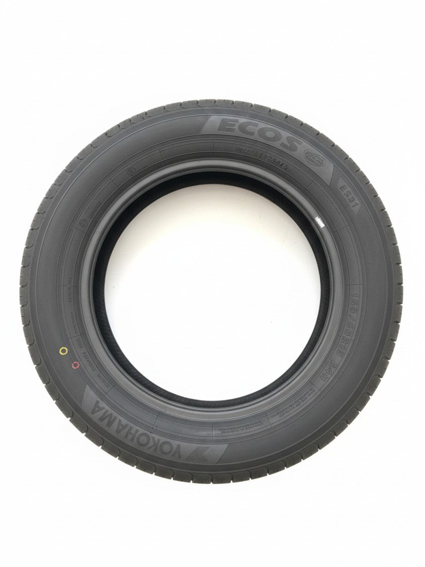 Yokohama ES31 185/60R15 84H passenger tyre from Zoom Tyres Otahuhu, featuring a black radial design.